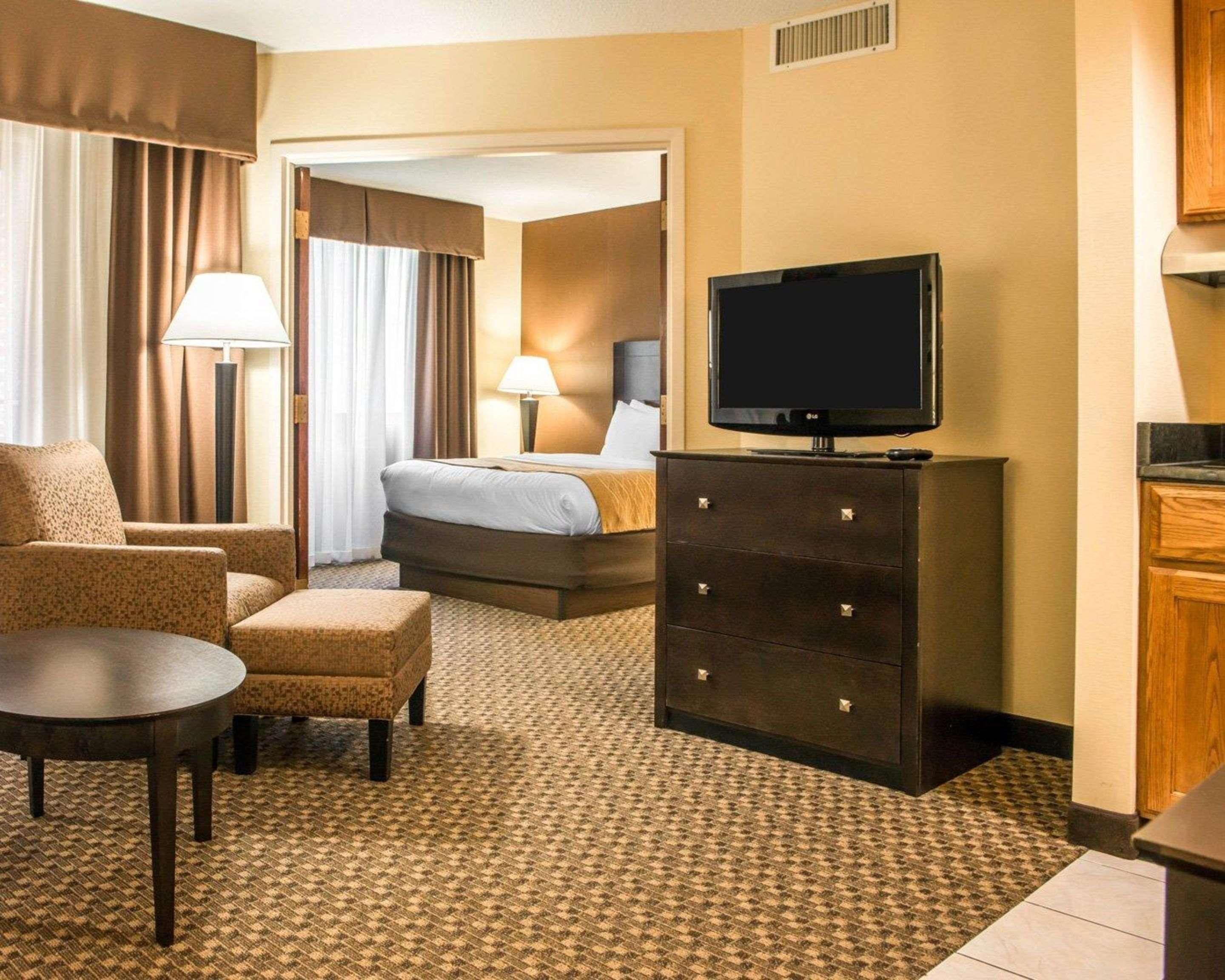 Mainstay Suites Verona Buitenkant foto