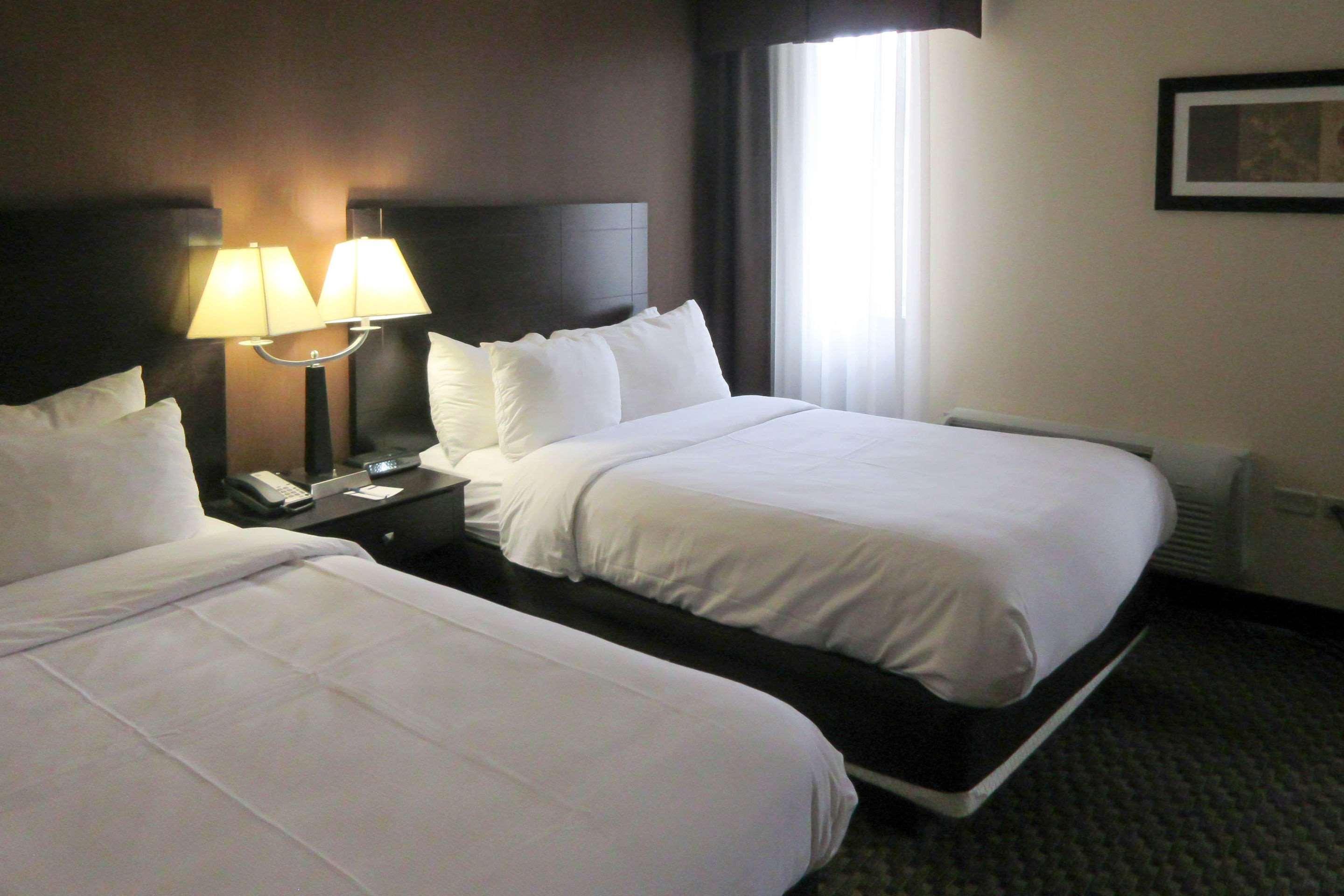 Mainstay Suites Verona Buitenkant foto
