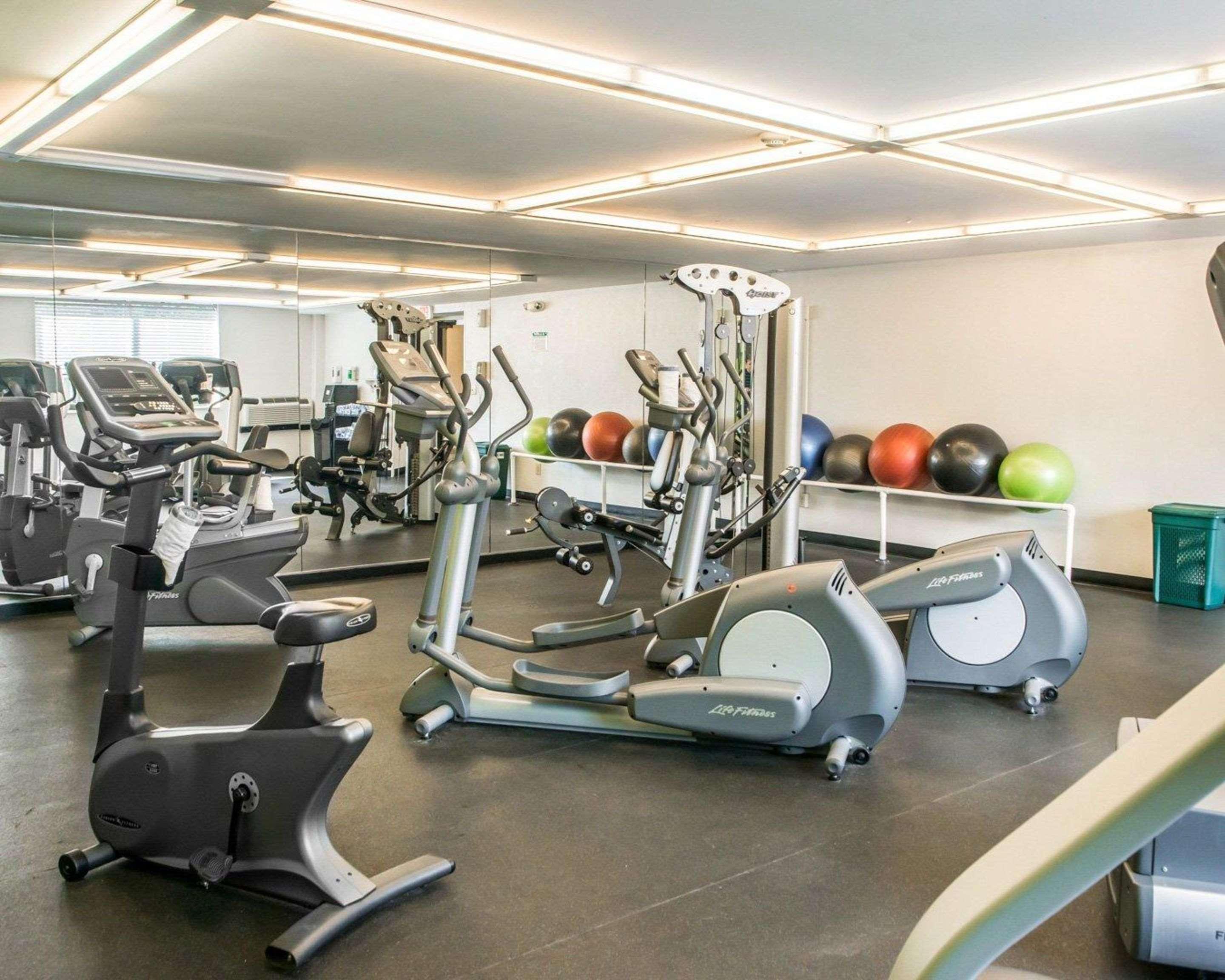 Mainstay Suites Verona Buitenkant foto