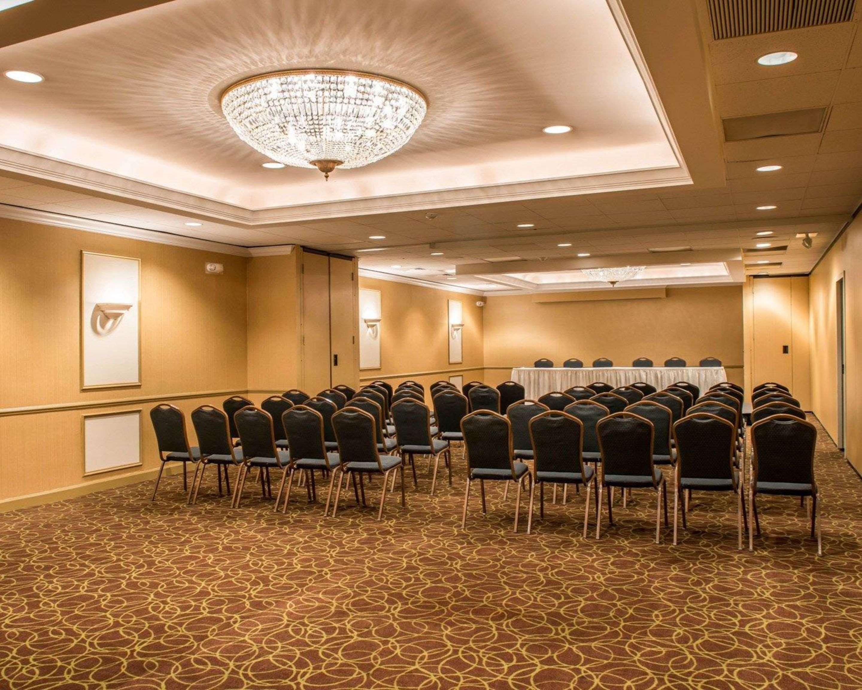 Mainstay Suites Verona Buitenkant foto
