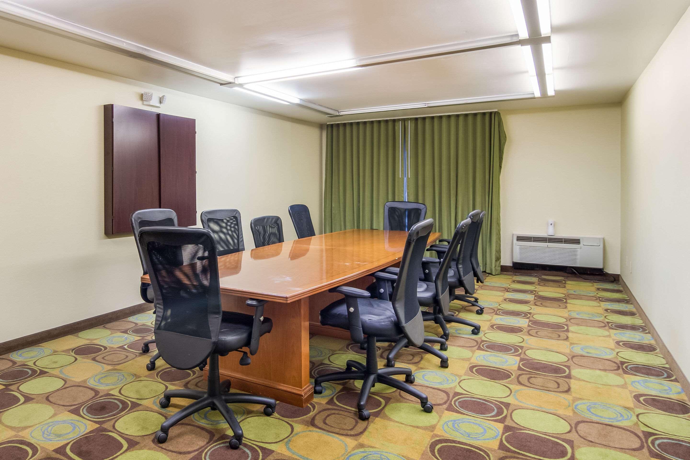 Mainstay Suites Verona Buitenkant foto