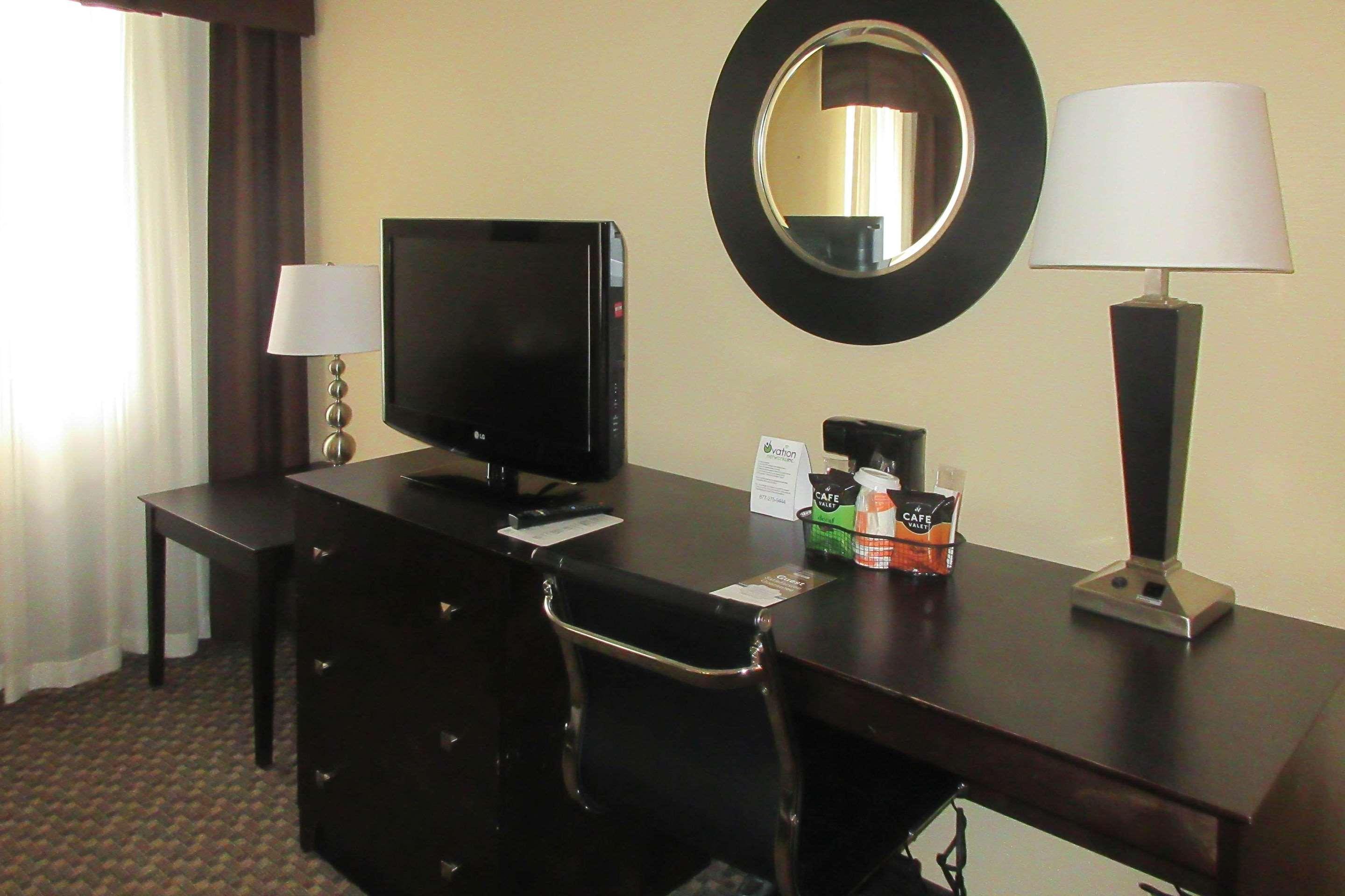 Mainstay Suites Verona Buitenkant foto