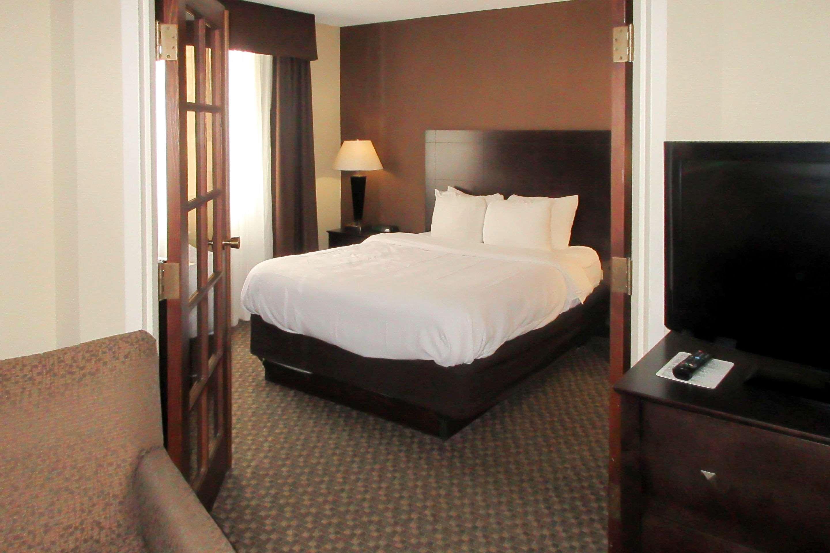 Mainstay Suites Verona Buitenkant foto