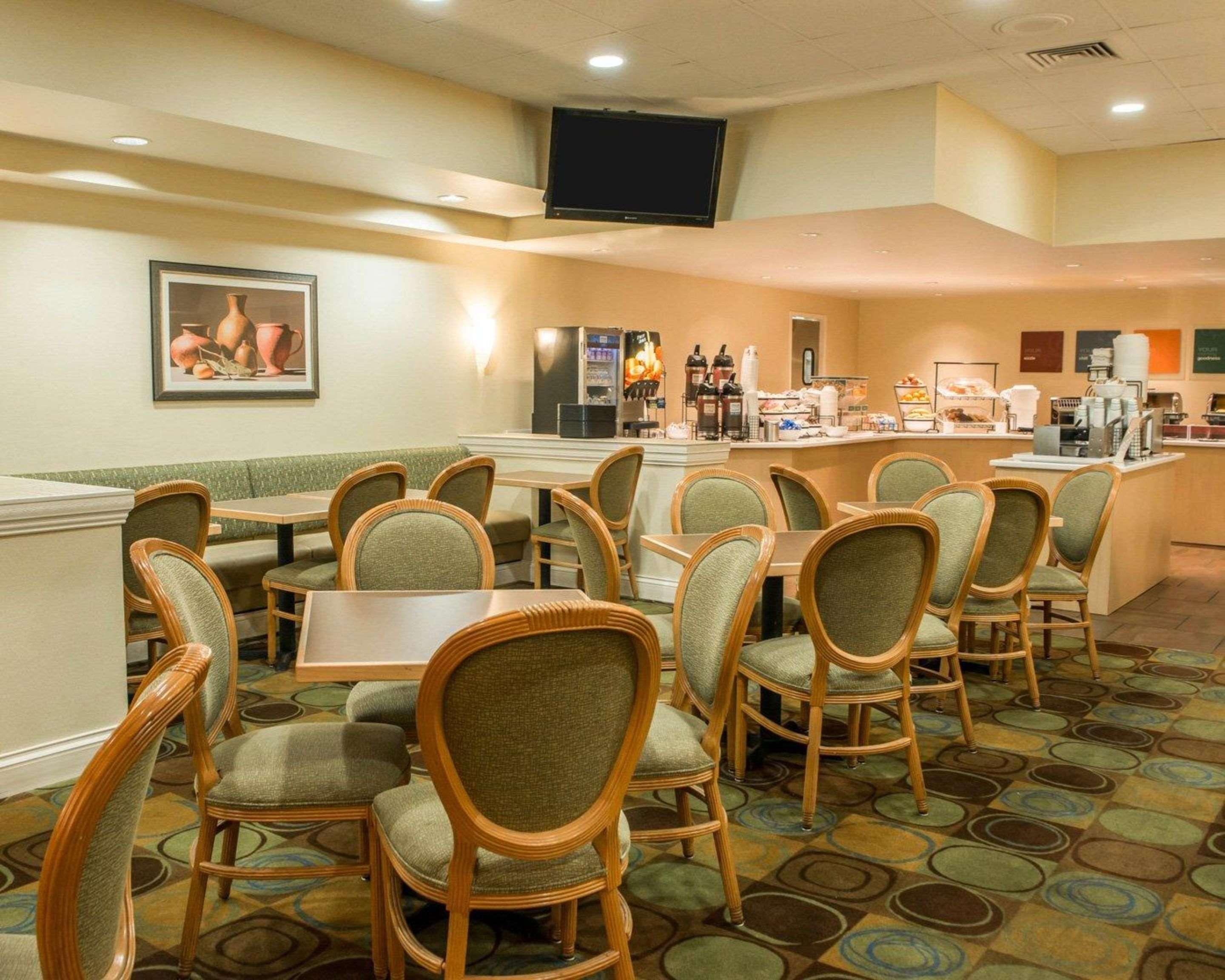 Mainstay Suites Verona Buitenkant foto